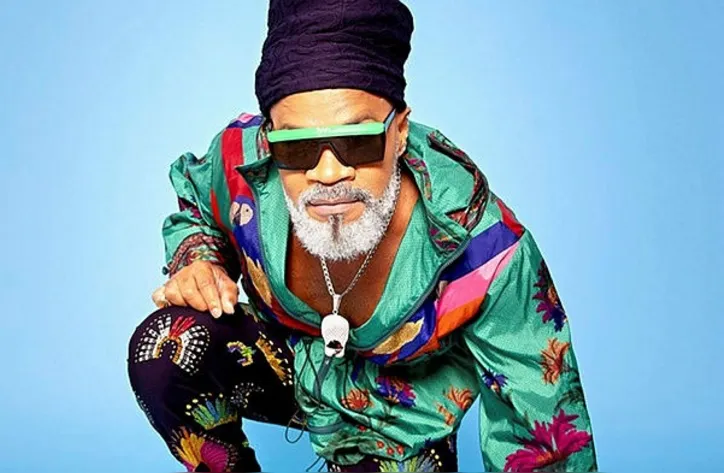 Carlinhos Brown se apresenta na sexta-feira, 27