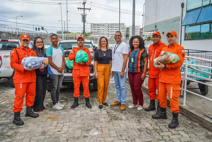 Imagem ilustrativa da imagem Alunos do SESI doam 4 toneladas de alimentos ao Bahia Sem Fome