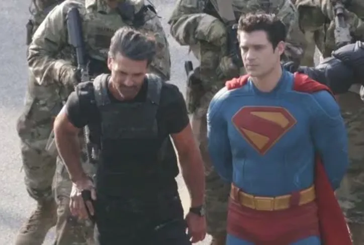 Frank Grillo ao lado de David Corenswet como Superman