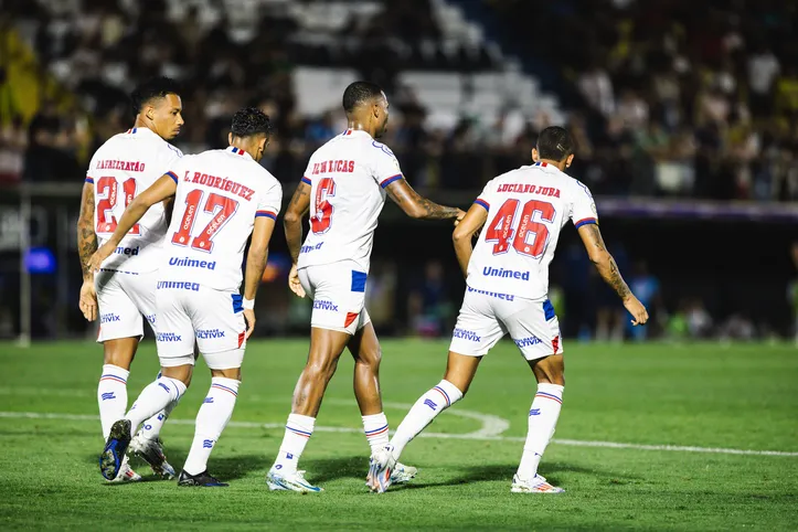 Jogadores do Bahia no duelo contra o Bragantino