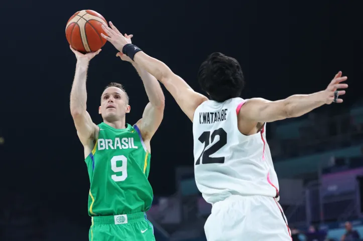 Imagem ilustrativa da imagem Brasil vence Japão e aumenta chances de classificação no basquete