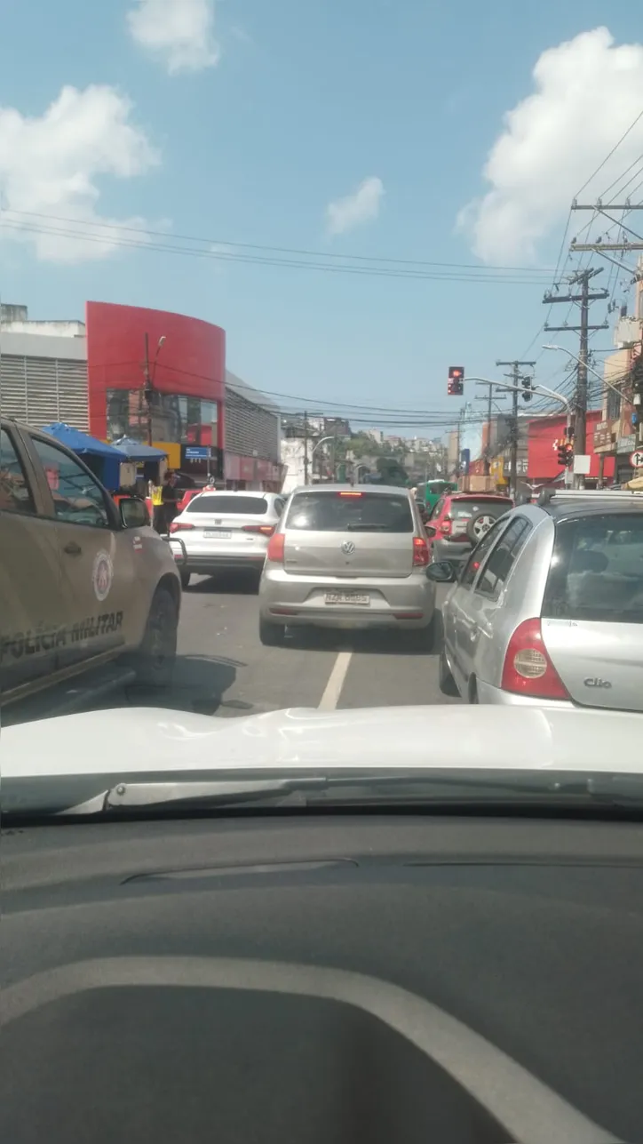 Trânsito congestionado na região do Lobato após acidente