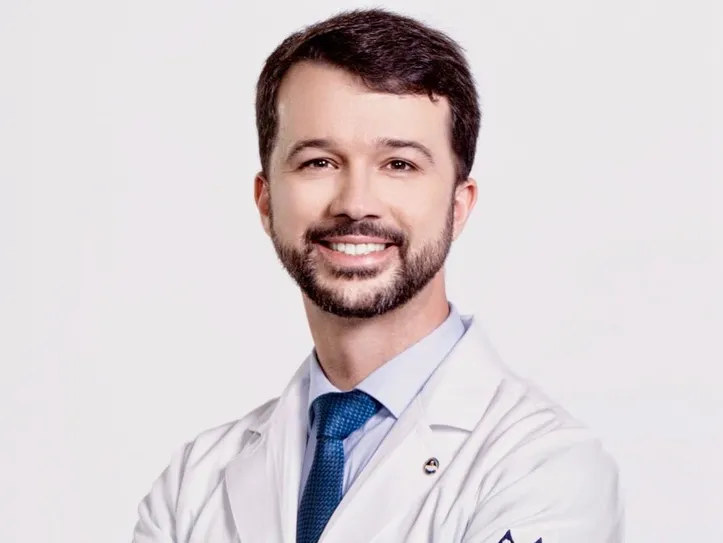 Dr. Victor Carmine, cirurgião oncológico da AMO