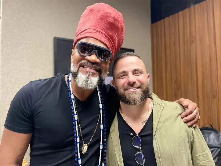 Em 2023, a Pilar Produções, empresa de Carlinhos Brown, anunciou parceria com a Join Entretenimento