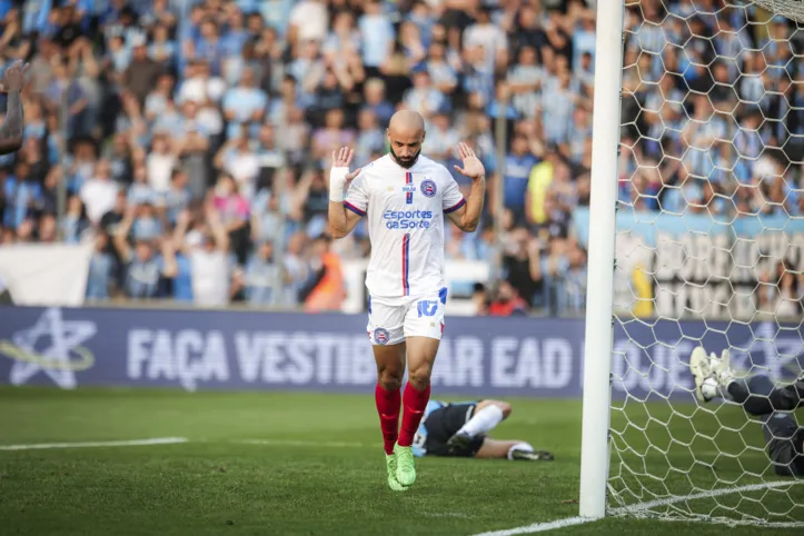 Thaciano marcou duas vezes contra o Grêmio, mas não comemorou