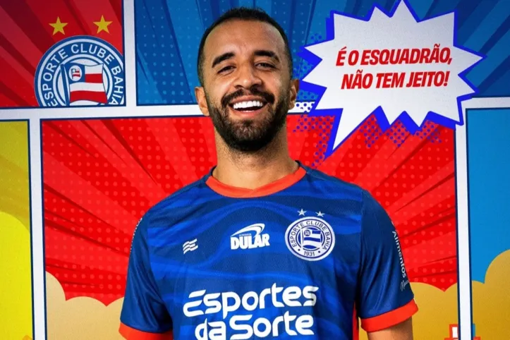 Caio Alexandre posa com nova camisa do Bahia