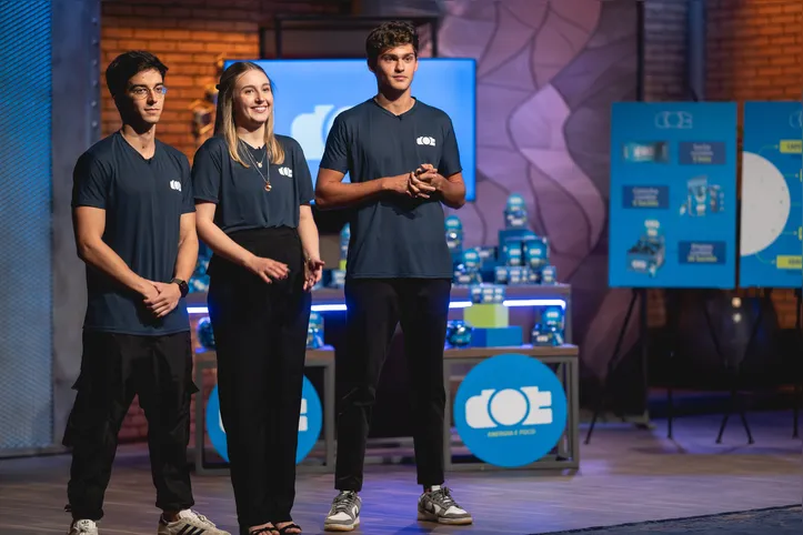 Camila Bevilacqua, 22 anos, Eric Araújo, 21 anos, e Lucas Dib de 24 anos criadores do Dot Energy