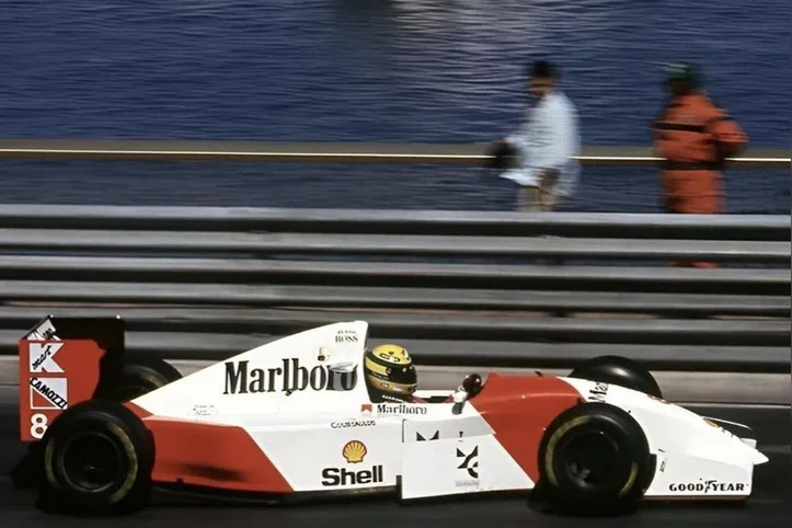 Imagem ilustrativa da imagem McLaren terá pintura especial com nome de Senna no GP de Singapura