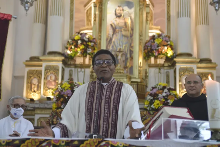 Imagem ilustrativa da imagem Missa Afro representa manifestação de fé e sincretismo religioso em Salvador