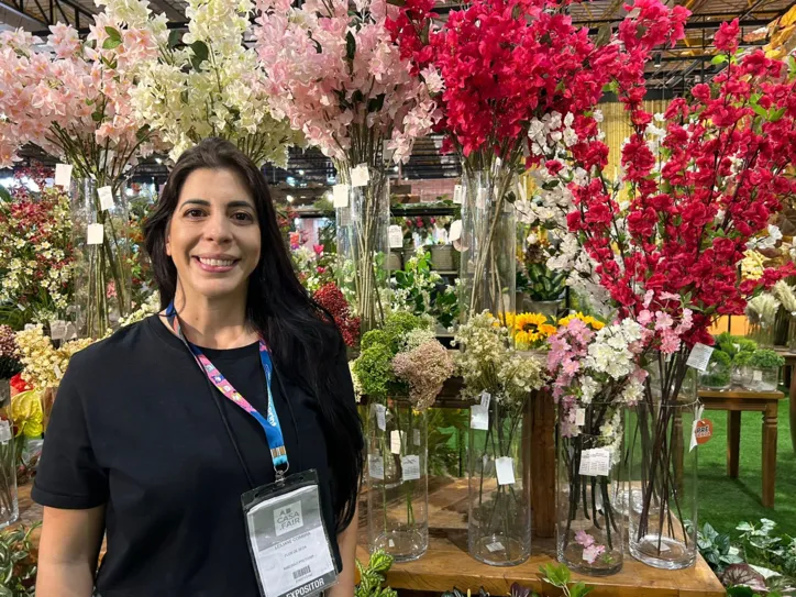 Leiliane destaca profissionalização do segmento de flores artificiais