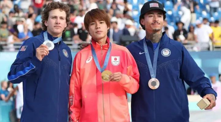 Imagem ilustrativa da imagem Nyjah Huston, lenda do skate, se emociona com medalha de bronze