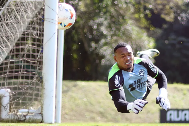 O goleiro precisa saber jogar fora do gol