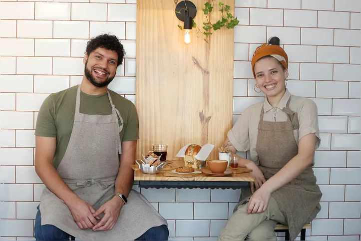 Os proprietários e cozinheiros da Padó, Deivid Carneiro e Elvira Mitsue