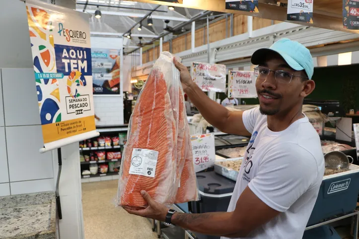 Imagem ilustrativa da imagem Semana do Pescado é aberta com degustação de prato do chef Marcos Lerner