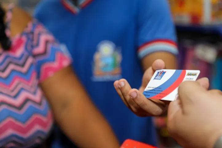 Através do Bolsa Presença, cada família de estudante habilitado para o programa recebe R$ 150 por mês