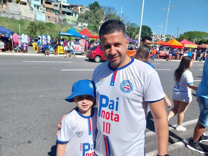 Imagem ilustrativa da imagem "Triunfo é o presente", diz papai tricolor no Ba-Vi do Dia dos Pais