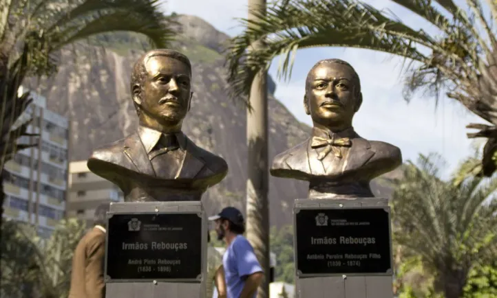 André e Antônio ganharam busto na Zona Sul do Rio de Janeiro; lá, há o Túnel Rebouças, em homenagem aos dois