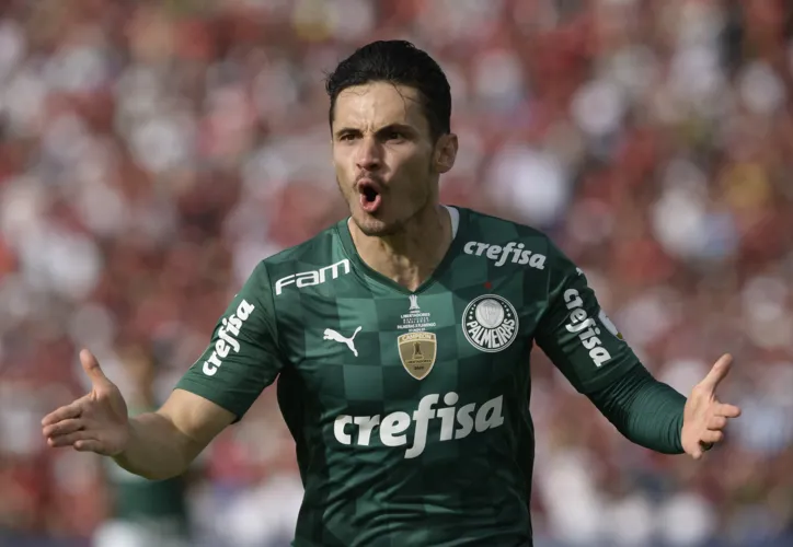 Raphael Veiga é o maestro do Palmeiras