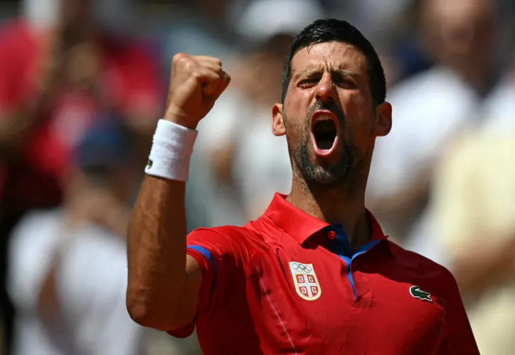 Imagem ilustrativa da imagem Djokovic e Alcaraz vencem e vão às quartas na Olimpíada de Paris