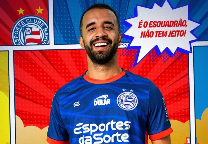 Caio Alexandre posa com nova camisa do Bahia