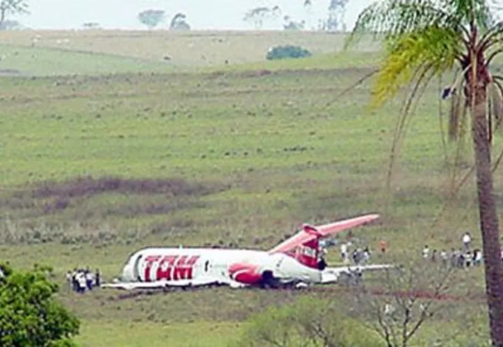 Acidente de avião da TAM foi cosiderada maior tragédia da aviação brasileira