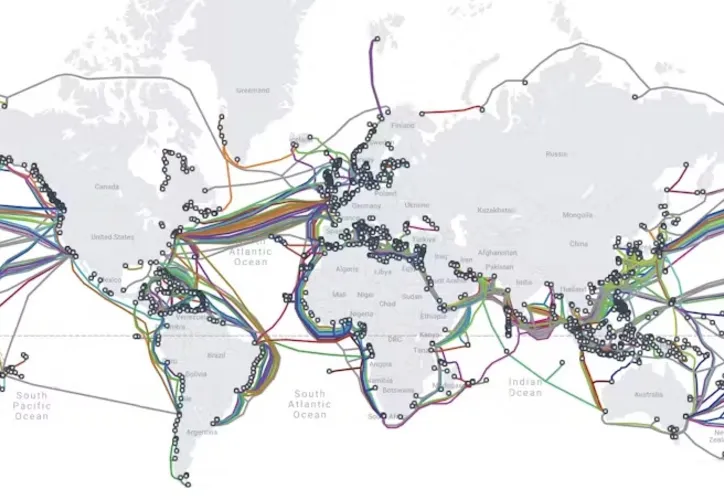 Cerca de 485 cabos submarinos, totalizando mais de 1,5 milhão de quilômetros, ficam no fundo do oceano