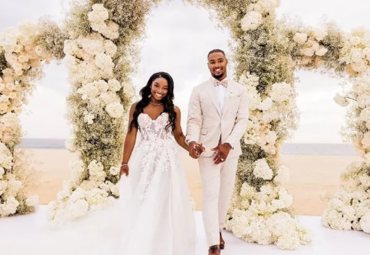 Simone Biles e Jonathan Owens se casaram em abril do ano passado