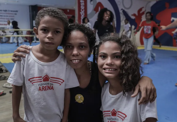 Márcia Melo e os filhos Samantha e Alexsander