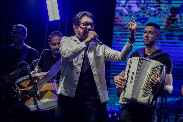 Imagem ilustrativa da imagem Adelmário Coelho comemora show na Fenagro e celebra a cultura nordestina e o agronegócio