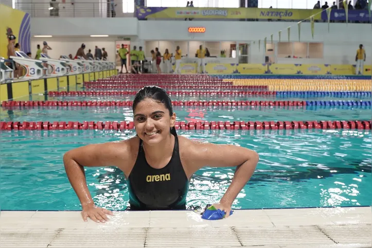 Bárbara Britto, campeã na natação