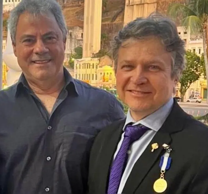 Pedro Rogério Godinho é condecorado com a Medalha de Amigo da Marinha