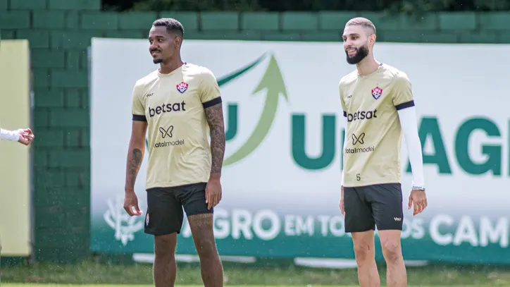 Edu e Wagner Leonardo em treino no VItória