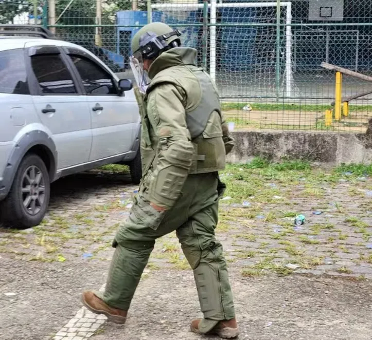 Imagem ilustrativa da imagem Carros com explosivos são encontrados pela polícia próximo a escolas