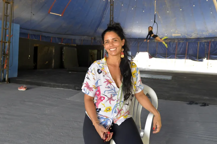 Luana Serrat, gestora do Circo Picolino, comemora nova fase do espaço