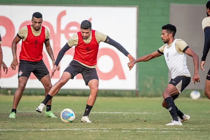 Elenco do Rubro-Negro em treino