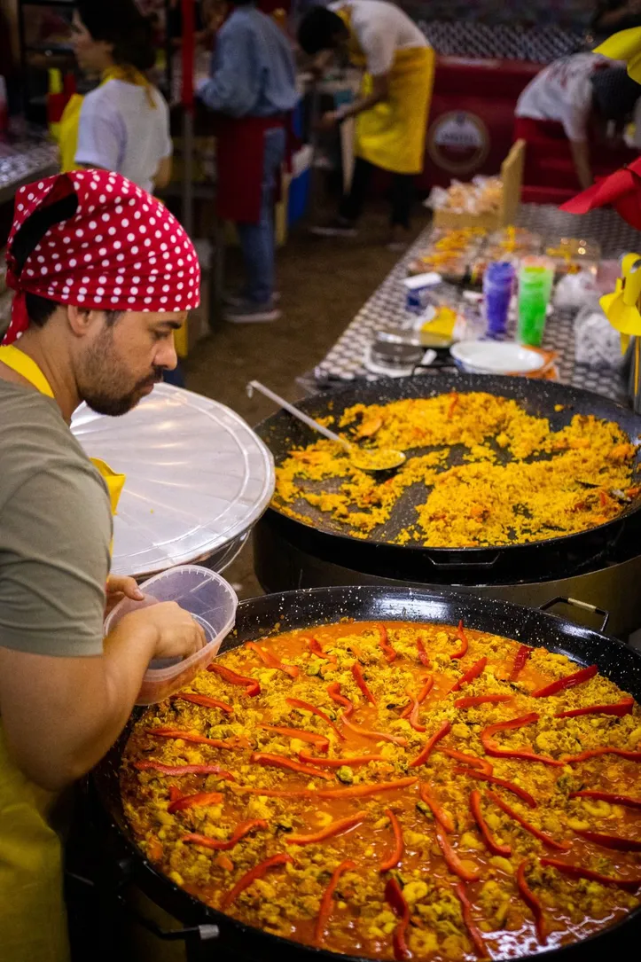 Imagem ilustrativa da imagem Com tradição espanhola, a paella brilha na Feira da Fraternidade