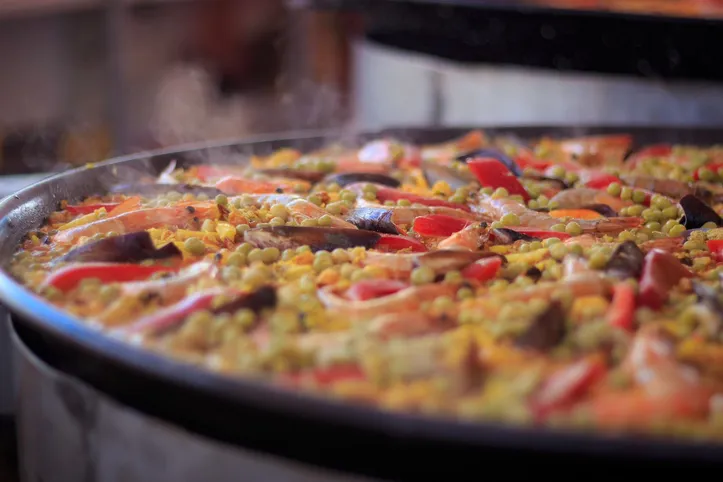 Imagem ilustrativa da imagem Com tradição espanhola, a paella brilha na Feira da Fraternidade