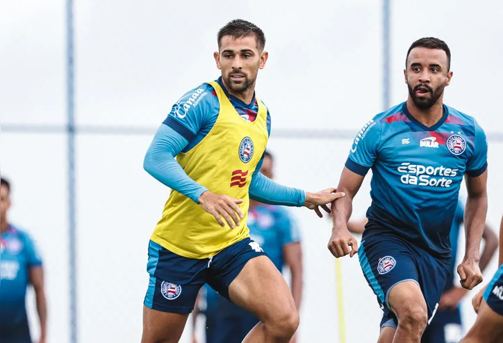 Nicolás Acevedo e Caio Alexandre em treino no Bahia