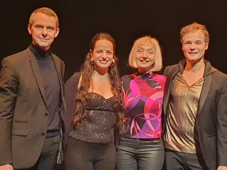 Mathieu, Suzanne, Maria e Antônio, no 360, em Paris