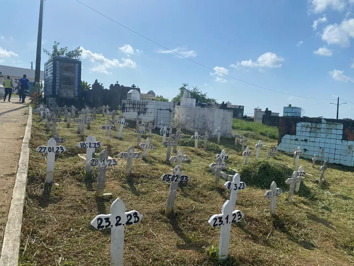 Cemitério Municipal de Plataforma.