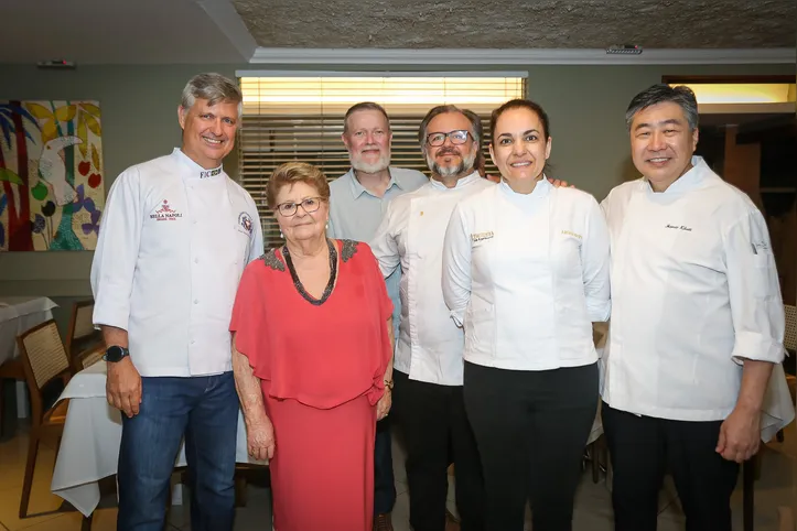 Dona Ana Angelino com os filhos Gian e Mario Angelino, e os chefs convidados