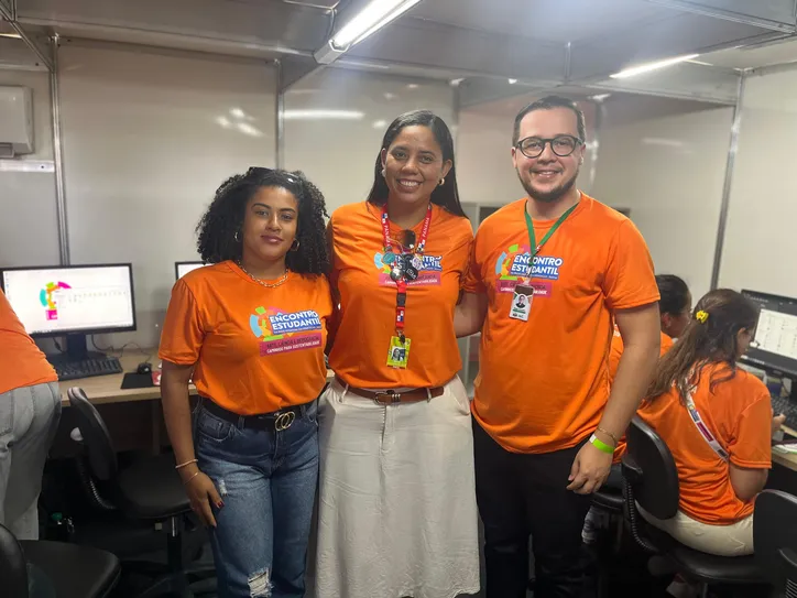 Na foto, os professores Josiane Reis, Charlene Conceição e Diego Machado