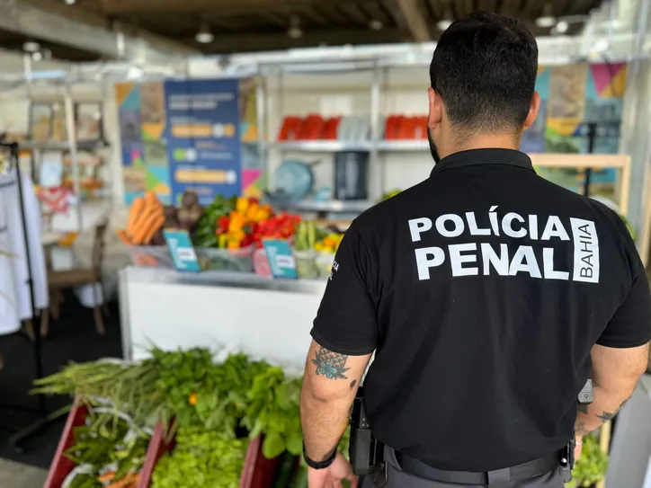 Imagem ilustrativa da imagem Móveis e roupas: Fenagro recebe produtos de unidades prisionais da Seap