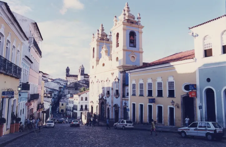 Igreja de Nossa Senhora do Rosário dos Homens Pretos, no Pelourinho. A irmandade do Rosário dos Homens Pretos também atuava como assistência social aos seus membros, ajudando na compra de alforrias de escravizados