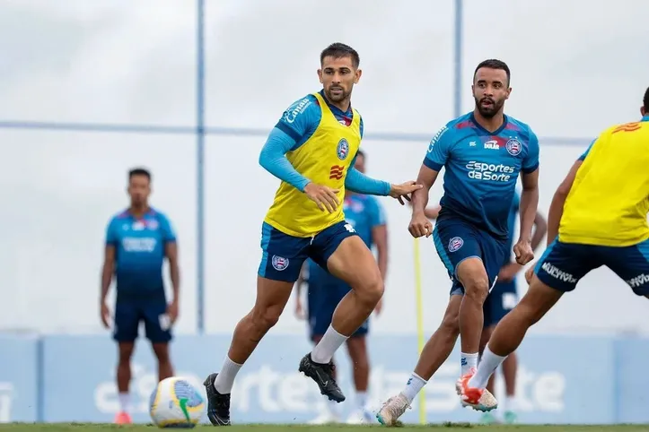 Nicolás Acevedo e Caio Alexandre em treino no Bahia