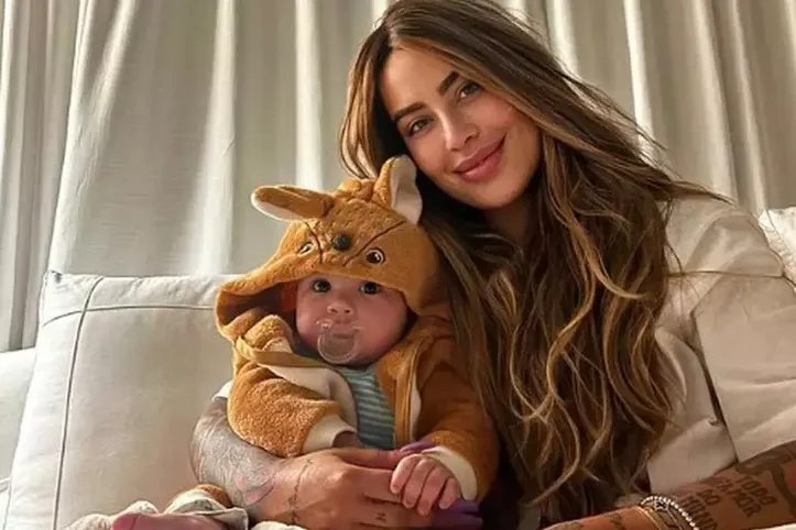 Rafaella, irmã de Neymar, publica foto com Helena, filha do jogador com Amanda Kimberly