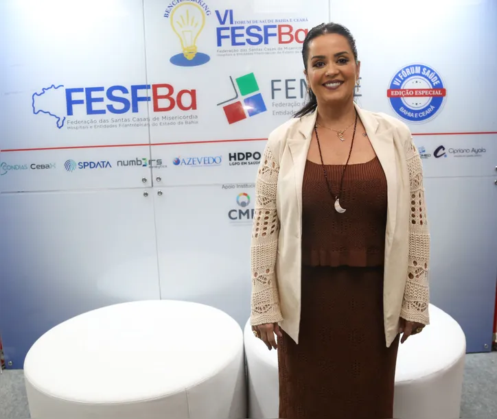 Presidente da FESFBA, Dora Nunes, na abertura do fórum