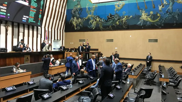 Plenário da Alba durante discussão, nesta terça-feira, 22