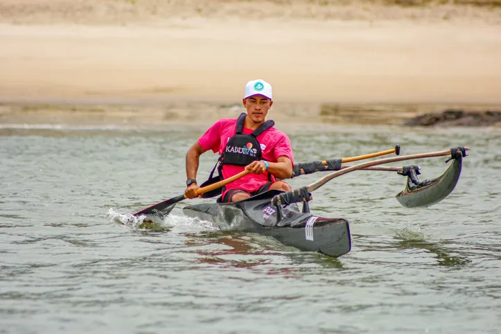 Imagem ilustrativa da imagem Venezuelano conquista campeonato baiano de canoa havaiana