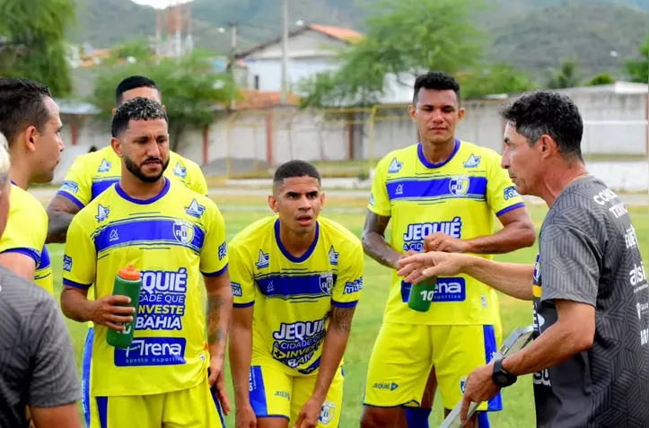 Jogadores do Jequié durante amistoso de pré-temporada